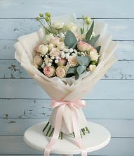 Букет цветов из:  Розы и Лизиантусы в Райсеменовское