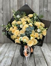 Букет цветов из:  Розы и Лизиантусы в Райсеменовское