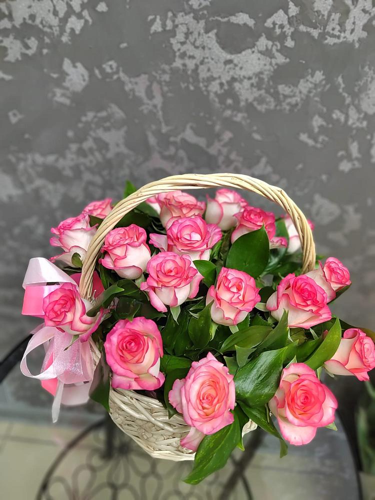 Цветочная композиция из Розы в корзине в Райсеменовское