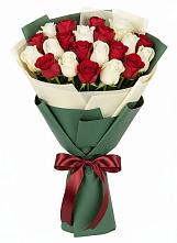 Букет Микс из красных и белых роз в Райсеменовское