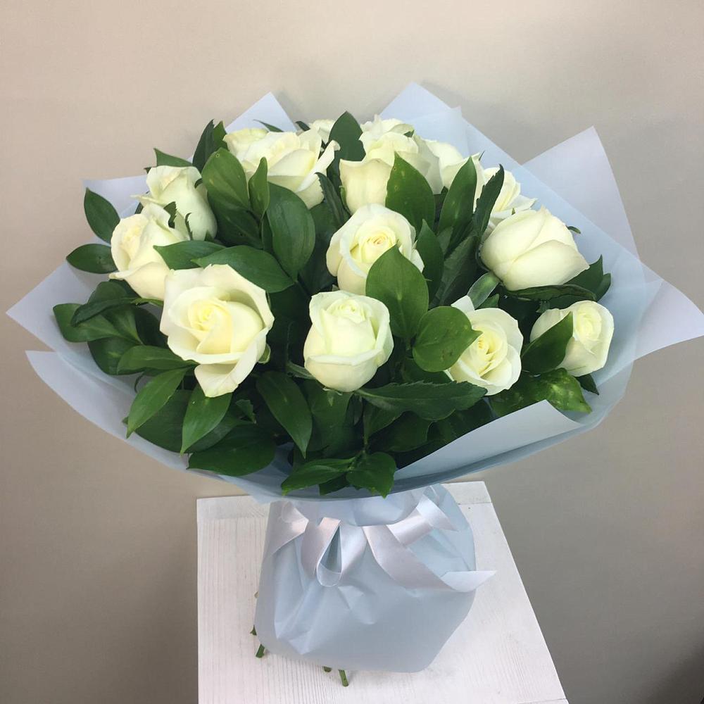 Букет 15 Белых роз Проуд в Райсеменовское