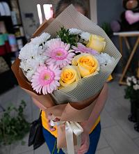 Букет цветов из:  Герберы, Розы и Хризантемы в Райсеменовское