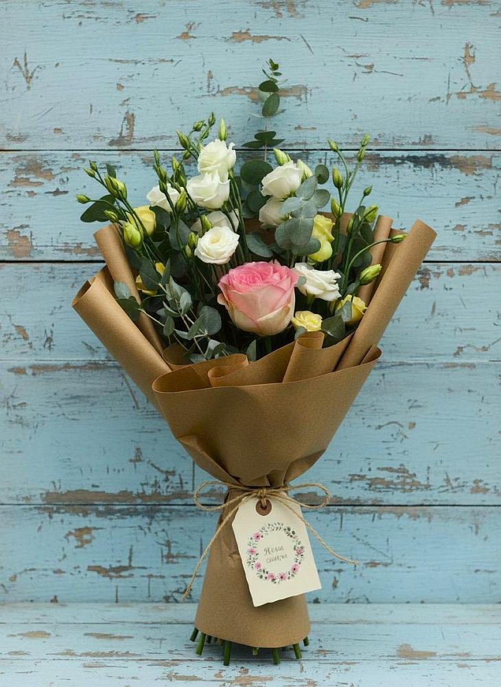 Букет цветов из: Розы и Лизиантусы в Райсеменовское