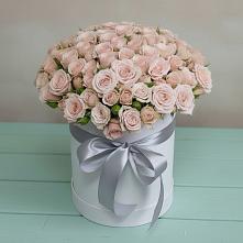 Цветочная композиция из Розы в шляпной коробке в Райсеменовское