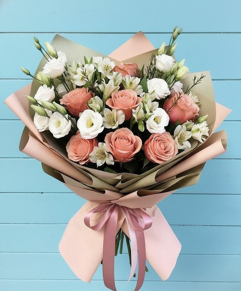 Букет цветов из: Розы, Альстромерии и Лизиантусы в Райсеменовское