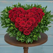 Цветочная композиция из Розы в виде сердца в Райсеменовское