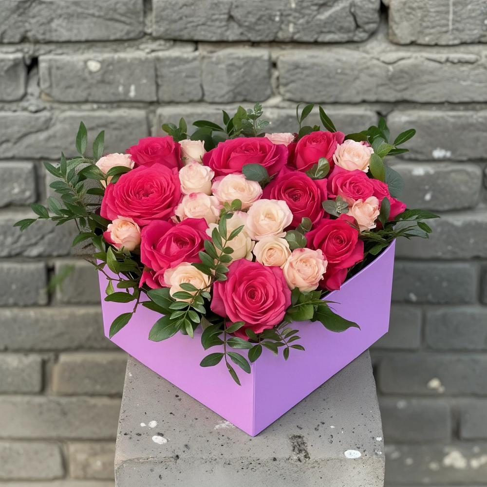 Цветочная композиция из Розы в коробке в Райсеменовское