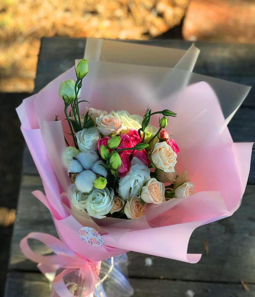 Букет цветов из: Розы и Лизиантусы в Райсеменовское