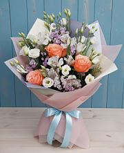 Букет цветов из:  Лизиантусы, Розы, Альстромерии и Гипсофила в Райсеменовское