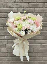 Букет цветов из:  Гвоздики, Розы, Лизиантусы и Хризантемы в Райсеменовское