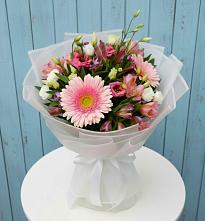 Букет цветов из:  Герберы, Альстромерии и Лизиантусы в Райсеменовское