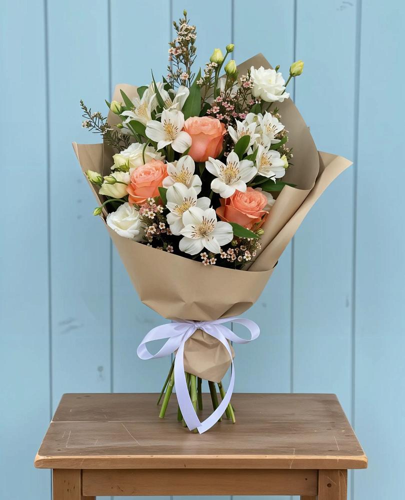 Букет цветов из: Альстромерии, Лизиантусы, Розы и Хризантемы в Райсеменовское